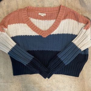 CROPPED AEROPOSTALE SWEATER (L)